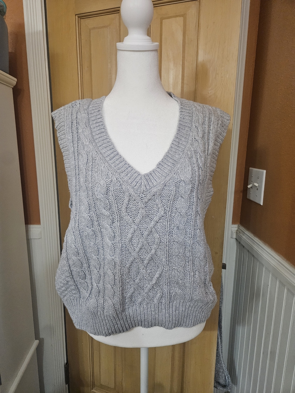 aerie Light Gray Cable Knit V-Neck Sweater Vest